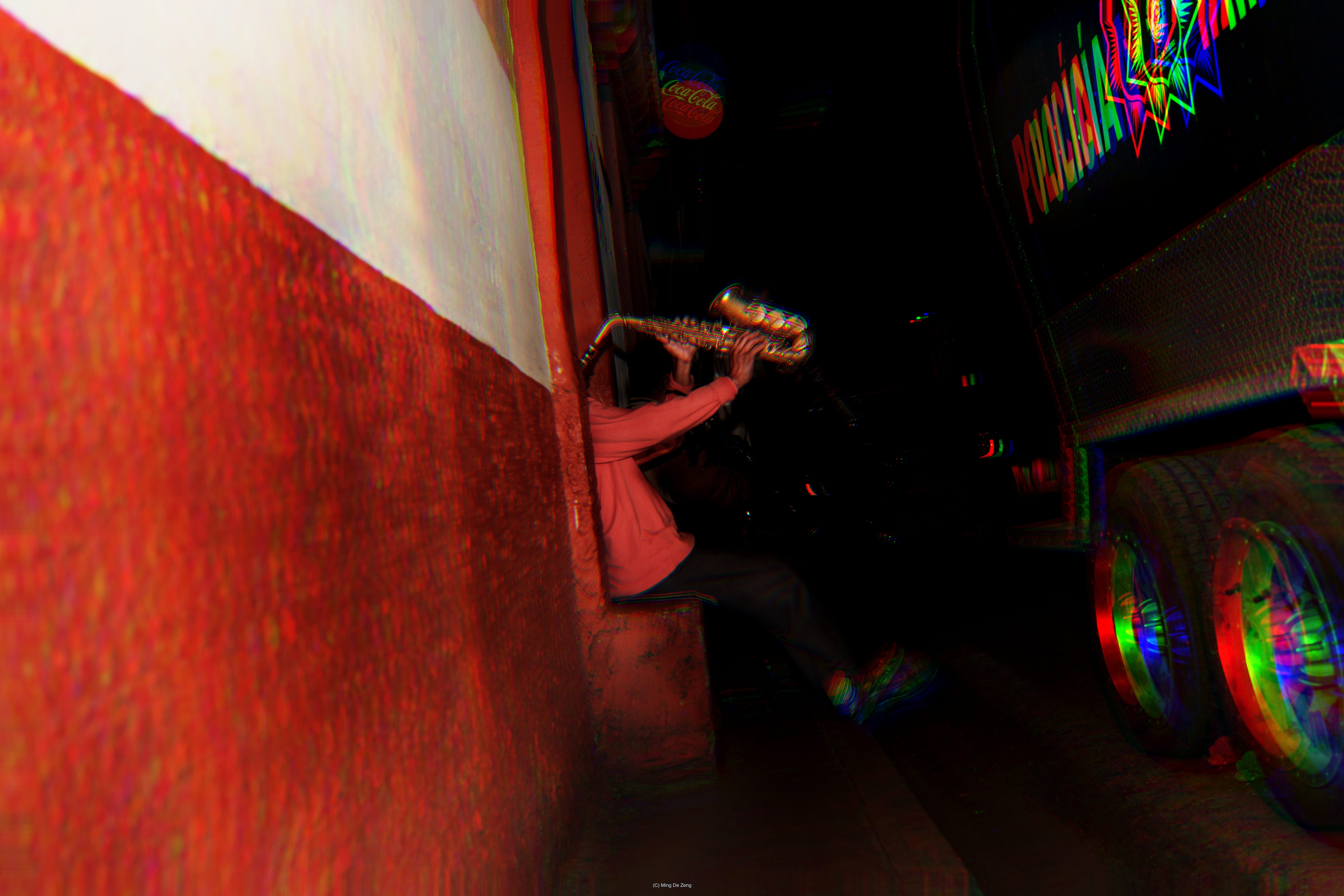 一起做梦 — 街头摄影 — 城市街头照片 11 — 一组关于擦肩而过的陌生人、脆弱连接与公共生活情绪残留的城市影像。