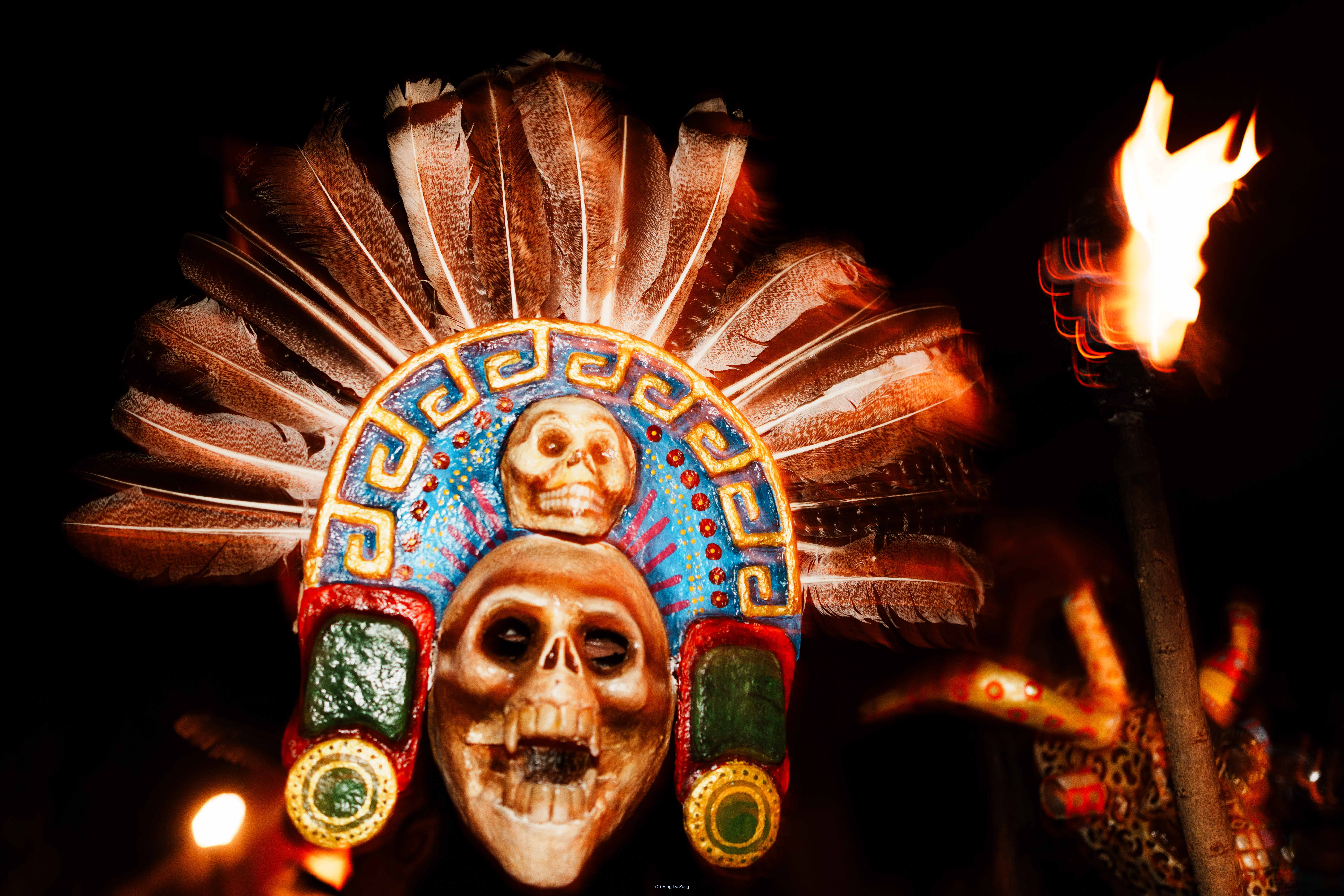 百鬼夜行 — 摄影系列 — 夜间仪式照片 5 — 一组夜间影像，将东亚的鬼怪想象与瓦哈卡对死亡的庆典式相遇并置。