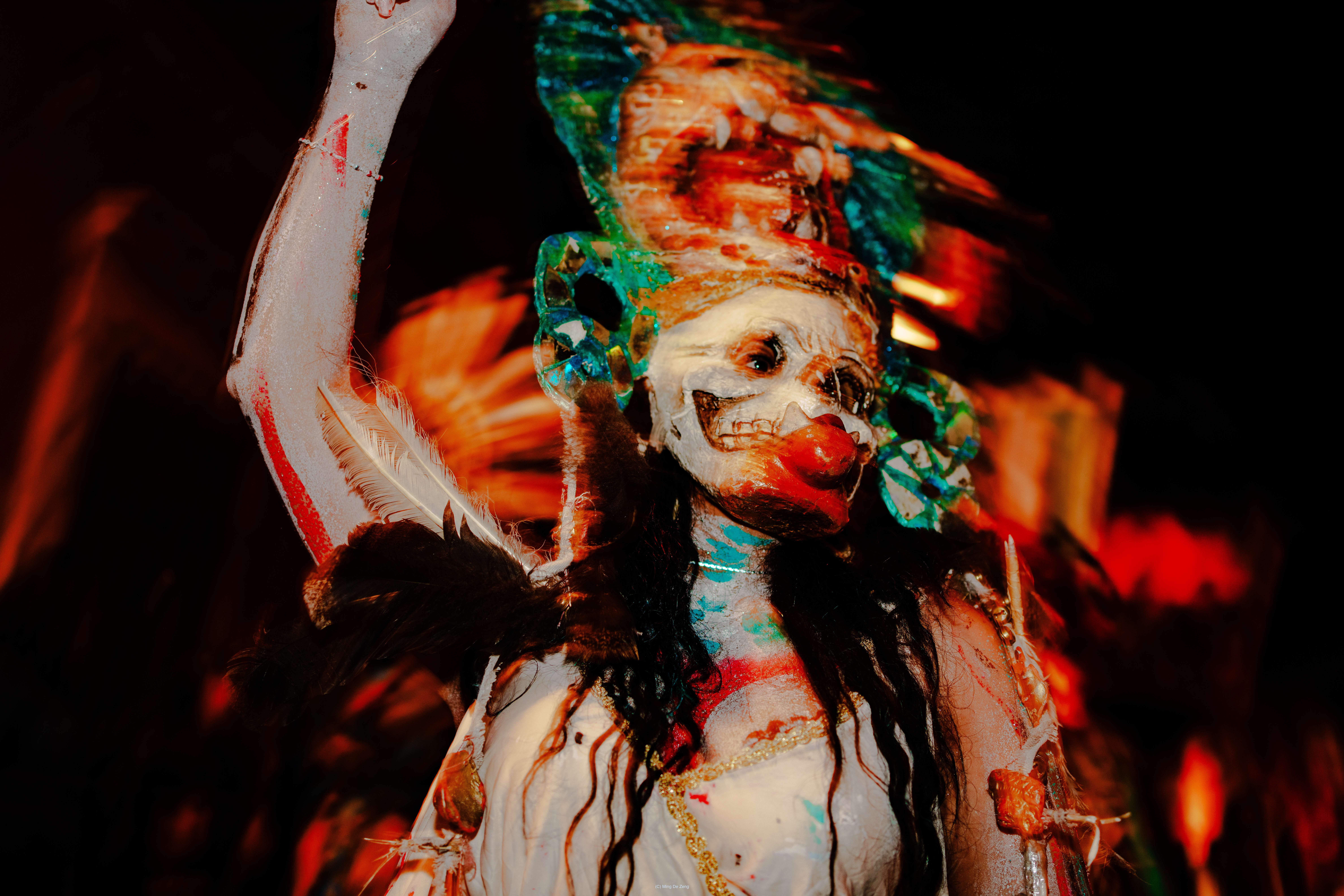 百鬼夜行 — 摄影系列 — 夜间仪式照片 10 — 一组夜间影像，将东亚的鬼怪想象与瓦哈卡对死亡的庆典式相遇并置。