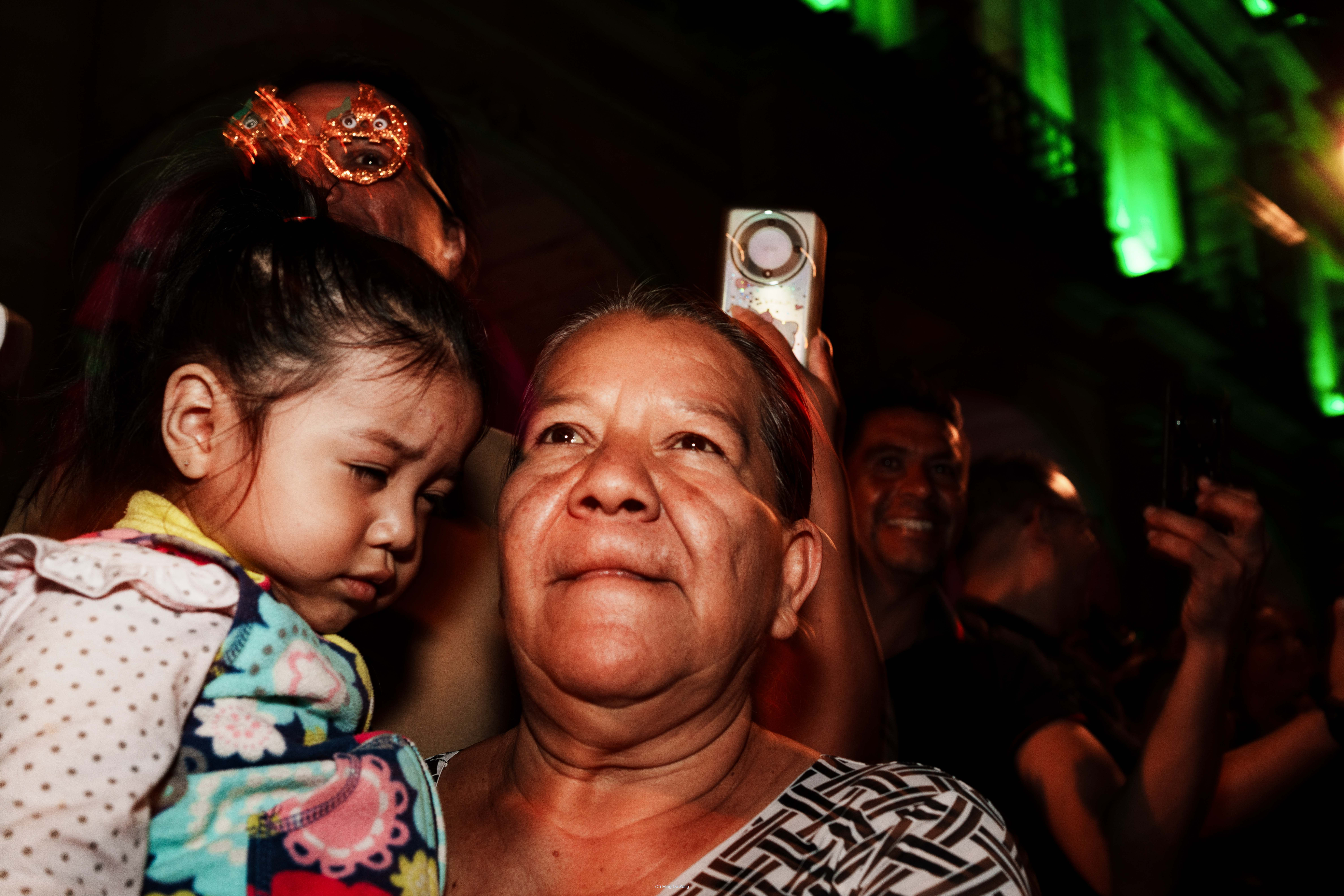 百鬼夜行 — 摄影系列 — 夜间仪式照片 12 — 一组夜间影像，将东亚的鬼怪想象与瓦哈卡对死亡的庆典式相遇并置。