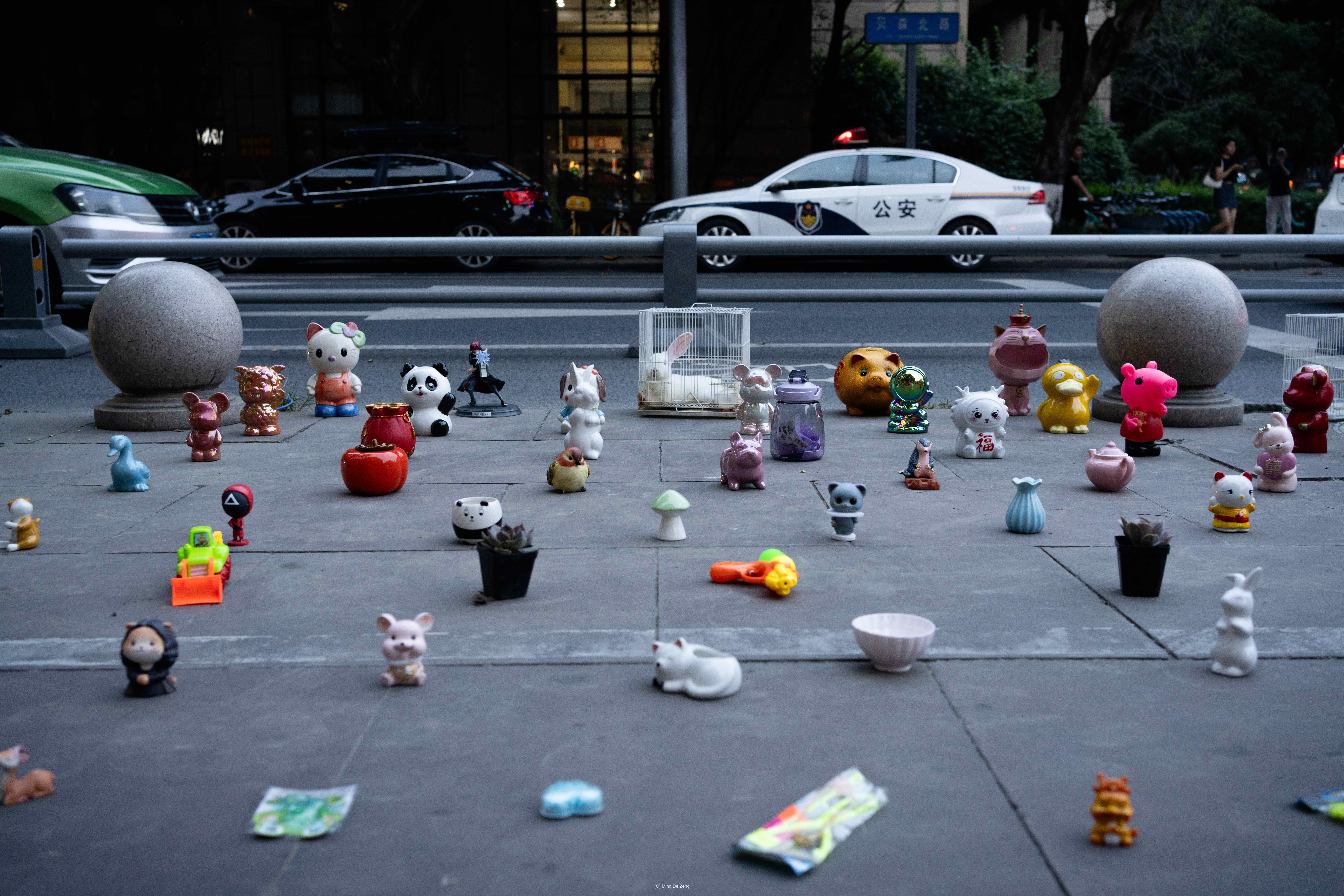 我们玩耍的方式 — 摄影系列 — 《我们玩耍的方式》中的一张照片，拍摄于惠州，围绕儿童、游戏以及迁移后的不稳定记忆展开。