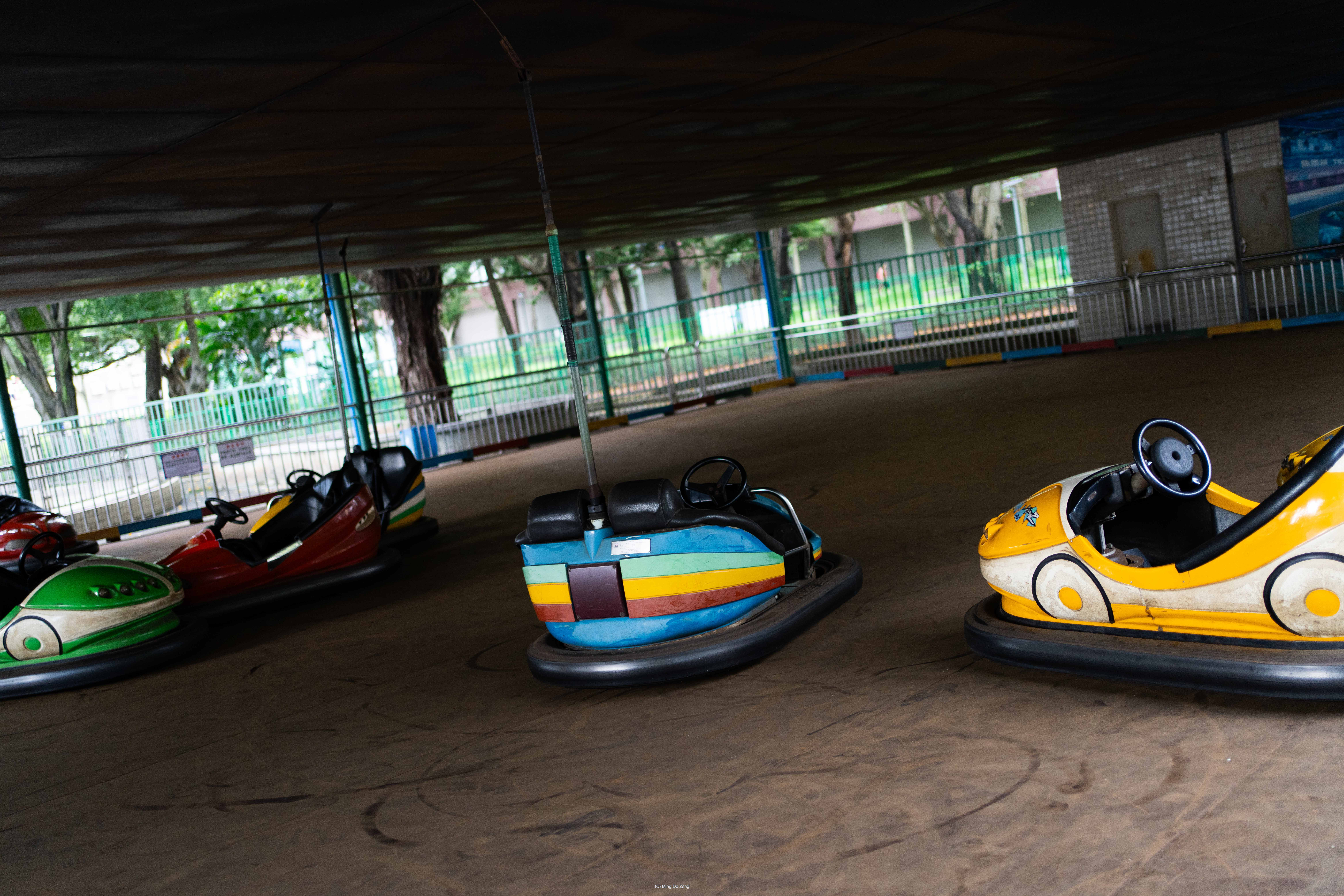 我们玩耍的方式 — 摄影系列 — 《我们玩耍的方式》中的一张照片，拍摄于惠州，围绕儿童、游戏以及迁移后的不稳定记忆展开。